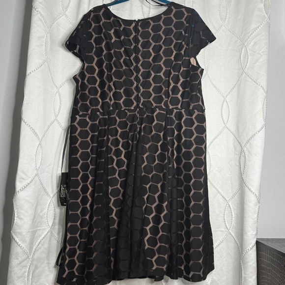 Brand New with Tags - Picture 8 of 12